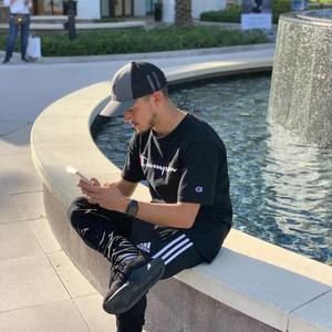 Meet your Posher, Julio